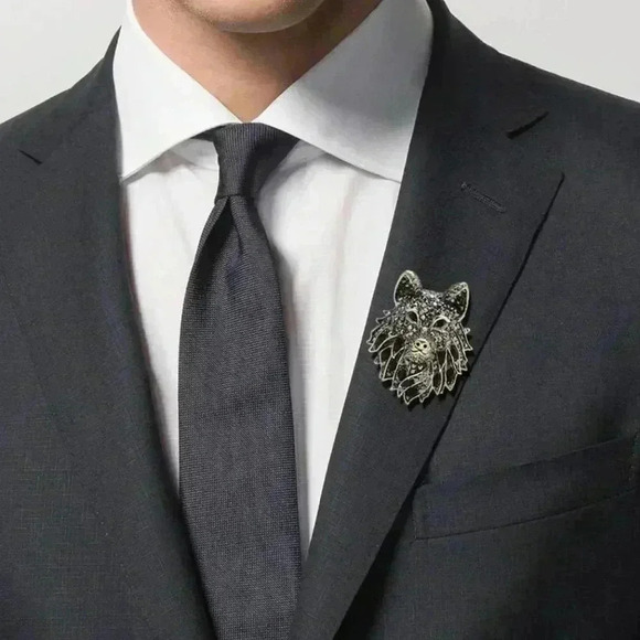 Wolf Hot Cloth Dress Hat Brooch - Picture 2 of 2